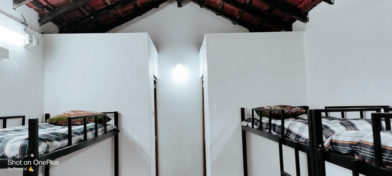 Golden Wings Cafe Hotel Gokarna  Exterior foto