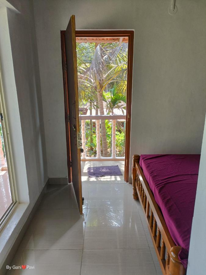 Golden Wings Cafe Hotel Gokarna  Exterior foto